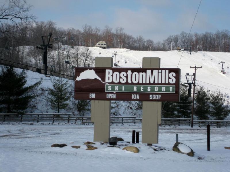 Baymont By Wyndham Boston Heights/Hudson Hotell Exteriör bild
